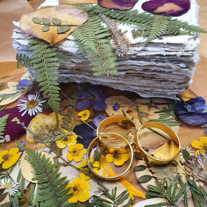 Learn Epoxy Resin Jewellery Workshop: Botanical Resin & Precious Memories 26th April!